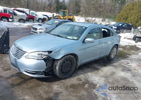 2012 Chrysler 200 Lx z USA, uszkodzony, nr VIN 1C3CCBABXCN169020